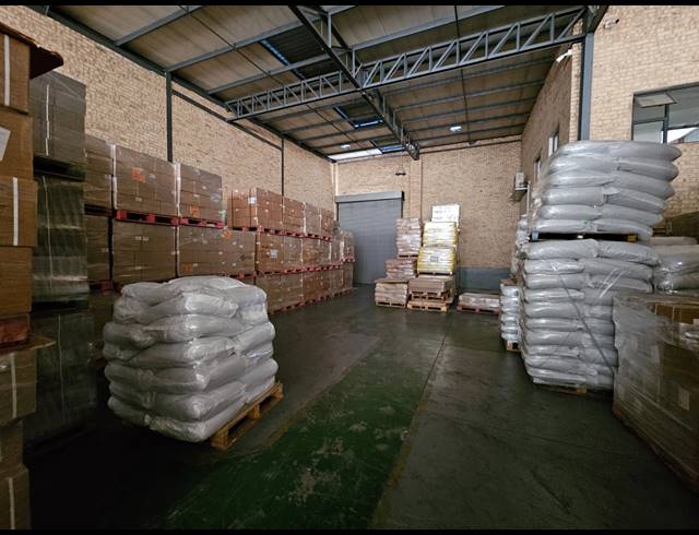962M² WAREHOUSE TO LET IN NORTH RIDING